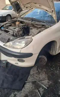 به یک شاگرد مکانیک تمام وقت نیازمندم