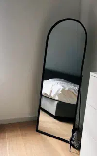 آینه قدی پایه دار فلزی مشکی مدرن