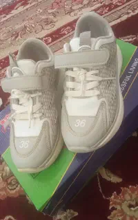کفش کتانی پسرانه سایز ۳۴