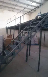 بالکن بندی قفسه راک مقاوم به همراه پله