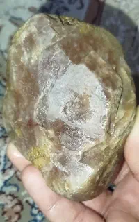 دونوع سنگ یاقوت وعقیق تراشنخورده