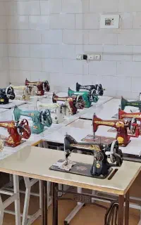 چرخ خیاطی قدیمی رنگی دستی در حد نو دکوری
