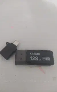 فلش kioxia  همراه با تبدیل