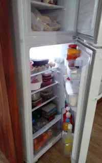 یخچال فریزر کاملا سالم