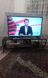 تلویزیون ۴۲ اینچ بویمن کم کار کرده در حدنو