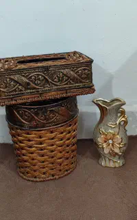 گلدان و وسایل تزئینی