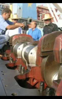 تعمیرات انواع موتور های کشتی لنج دریای دیزلی