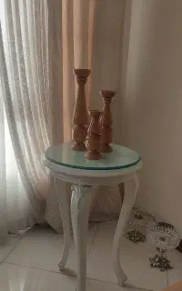 میزکنارسالنی چوب راش با شیشه 10میل