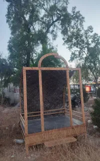 تخت اهنی