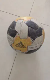 توپ فوتبال