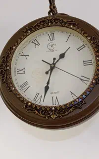 ساعت دیواری دو طرفه