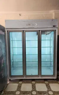 یخچال ویترینی ایستاده