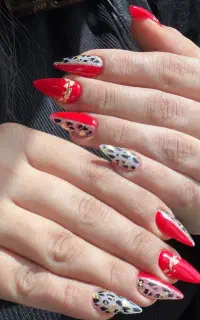 خدمات ناخن و اموزش به شرط کارسالنی
