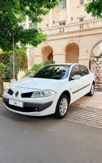 مگان فول E2، مدل 2012