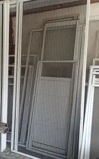 توری پلیسه درب و پنجره