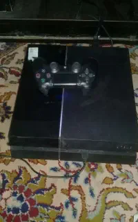 کنسول فتPS4 اکانتی  یک عدد دسته  سالم کارکرده