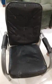 تعدادی صندلی انتظار