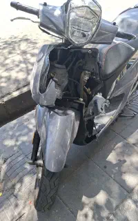 لاکی ۲۰۰ تصادف جزئی