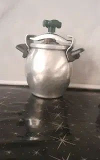 زودپز مارک حاتم مارک خوب  ۳ و نیم لیتری