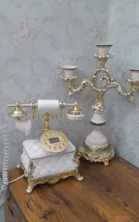 تلفن و شمعدان تزیینی