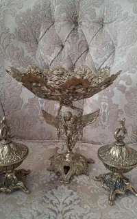 میوه خوری برنجی پایه دار و ۲ قندان در سعادت آباد