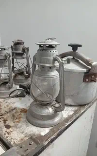 تعدادی‌لوازم‌انتیک‌فروخته‌میشود‌به‌قیمت‌توافقی