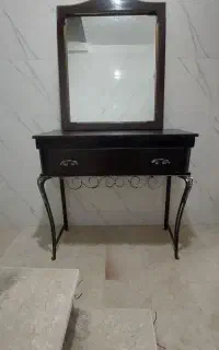 میزآرایش و آینه و 2عدد پاتختی