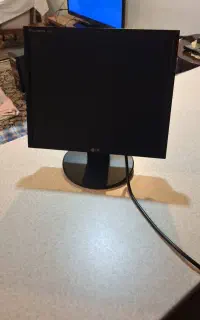 مانیتورLG در حد نو