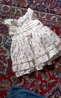 تعدادی لباس درحدنو