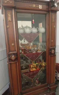بوفه/ویترین چوبی قدیمی و بزرگ