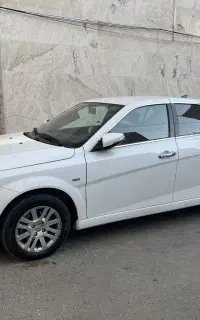 دنا پلاس مدل403 درحد صفر