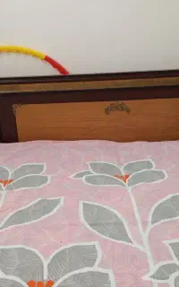 تخت دونفره و پاتختی