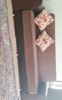 یک دست مبل 8 نفر  تخت شو با میز و عسلی