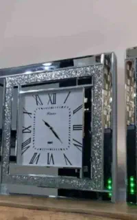ساعت دیواری شیک وتمیز آیینه ای