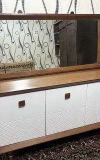 کنسول چوبی با آیینه