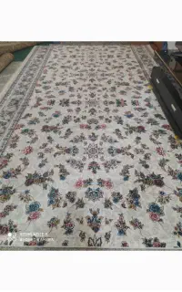 کنار فرش 9 متری کاملا  نو و سالم بدون استفاده