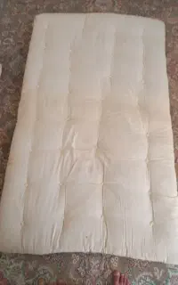 تشک یا نالی و بالشت