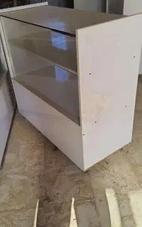 ویترین وقفسه‌ در حد نو
