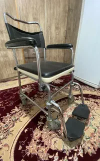 ویلچر حمام  توالت دار