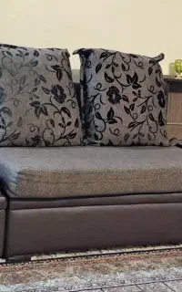 ۲ دست‌مبل، ۳ فرش، ۲ تخت‌فلزی، ۲ میز درحدنو و ارزان