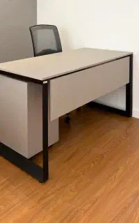 میز کارمندی و کارشناسی