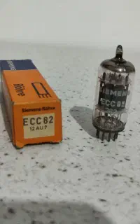 لامپ خلا قدیمی ecc82