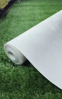 فروشنده خانم.در دکوراسیون داخلی