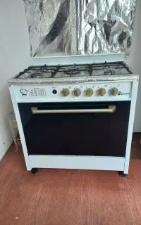 گاز طرح فر ۵ شعله در حد نو