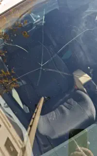 ترمیم ترک و سنگ خوردگی شیشه خودروهای ایرانی وخارجی