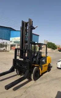 خط۷ کوماتسو komatsu لیفتراک ۵تن درجه یک