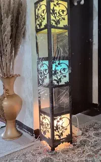 آباژور ایستاده