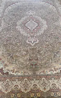 یک عدد فرش9متری نو، نو استفاده نشده