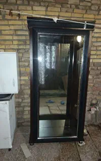 یک عدد گنجه فروشی