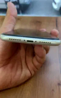 گوشی آیفون ۱۱ نرمال